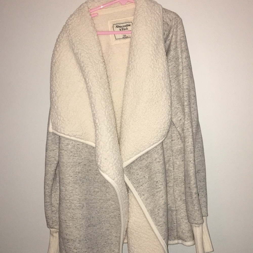 Abercrombie & Fitch grey sherpa sweater